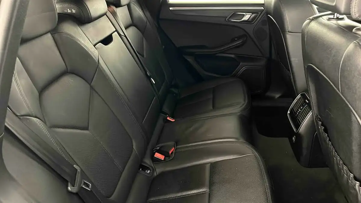 2019-porsche-macan-20-big-17