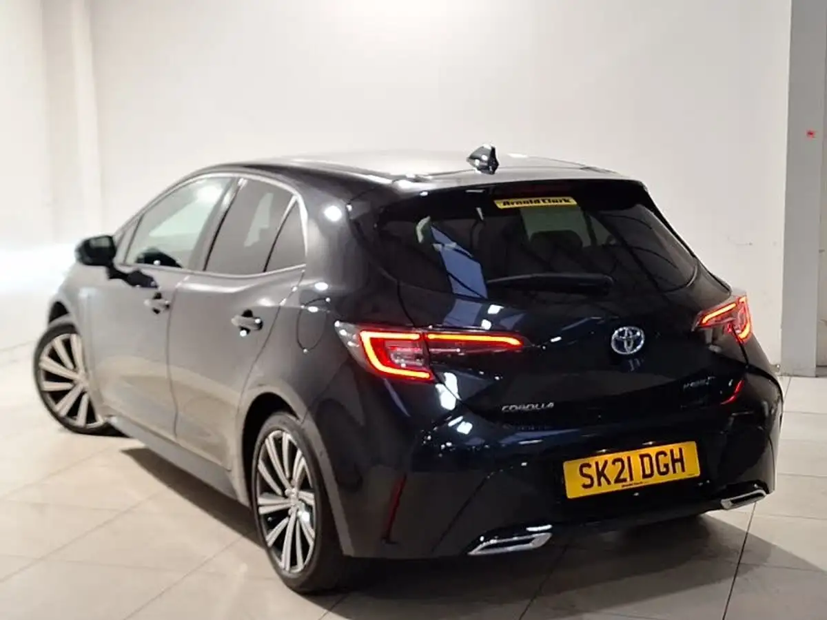 2021-toyota-corolla-20-vvt-i-design-spare-wheel-hatchback-big-1