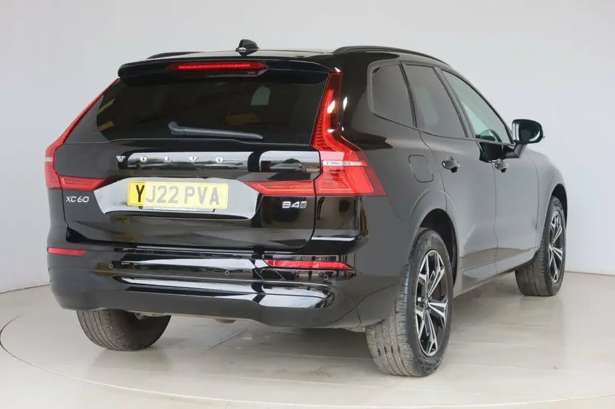 2021-volvo-xc60-20td-b4-momentum-awd-big-12