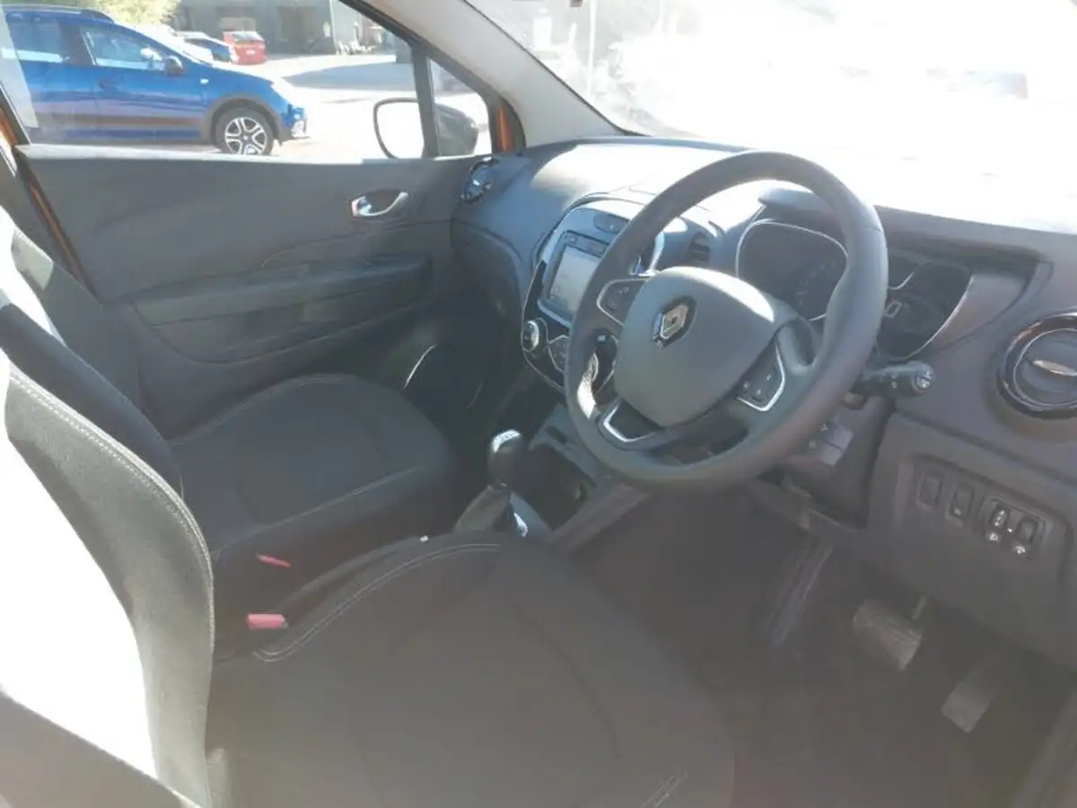 2019-renault-captur-13-tce-iconic-150bhp-ss-edc-auto-big-12