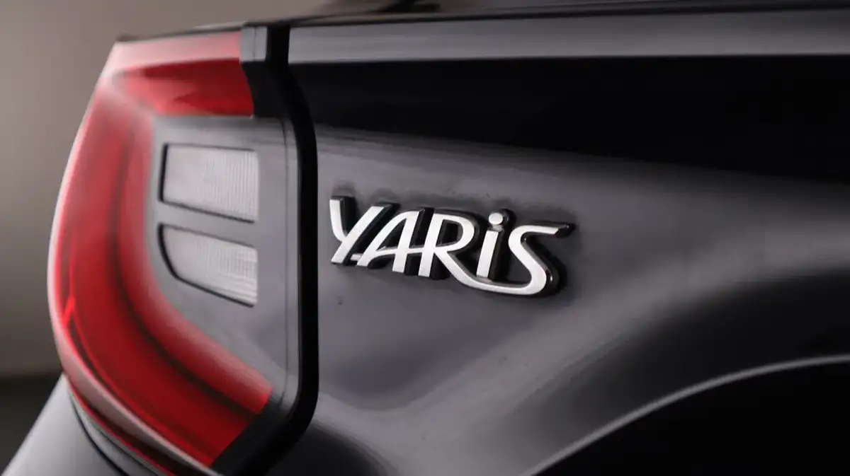 2023-toyota-yaris-15-vvt-i-design-big-19