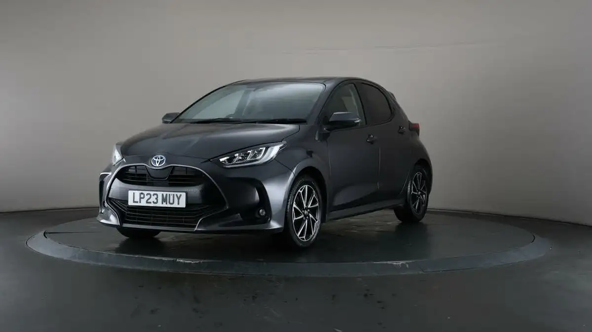 2023-toyota-yaris-15-vvt-i-design-big-36