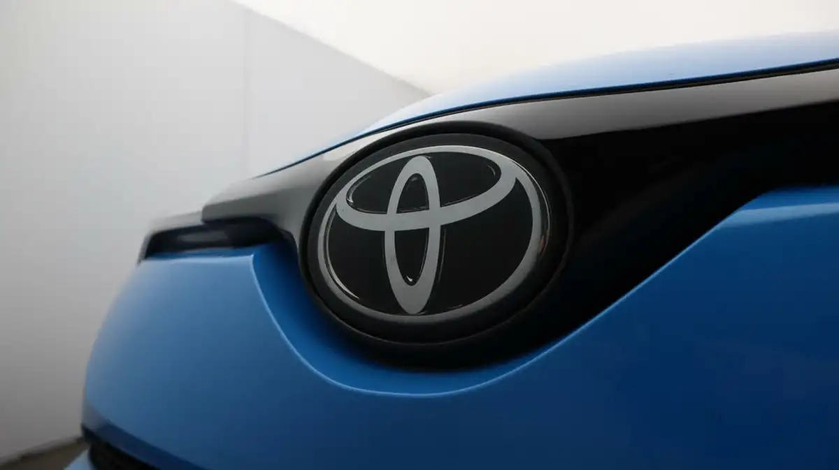 2018-toyota-c-hr-12-dynamic-big-20