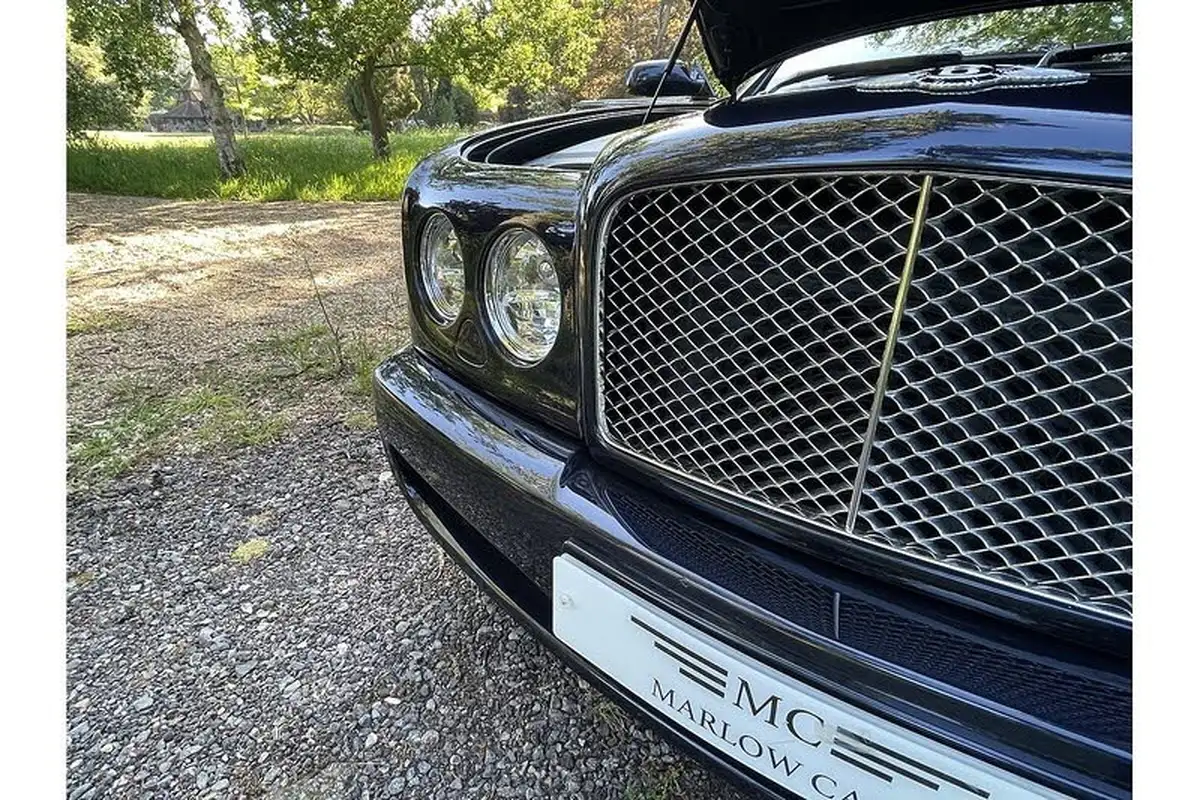 2006-bentley-azure-68-big-49