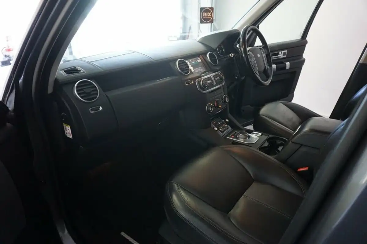 2016-land-rover-discovery-4-30-sd-v6-hse-big-17
