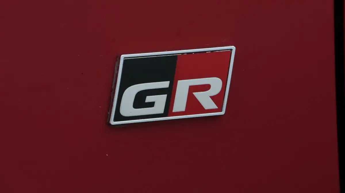 2022-toyota-yaris-16-gr-circuit-pack-big-20