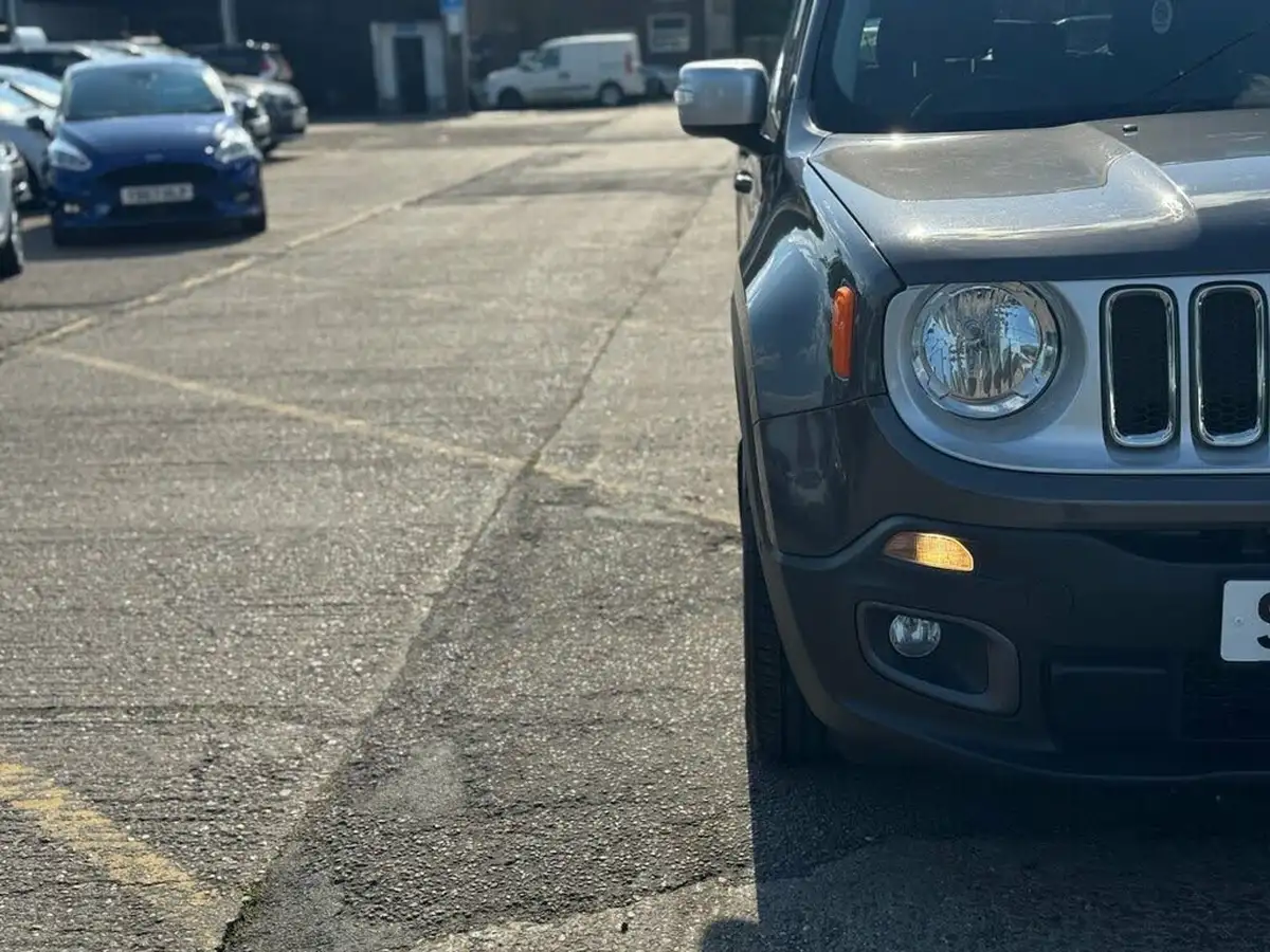 2016-jeep-renegade-16-multijet-ii-limited-ss-big-14
