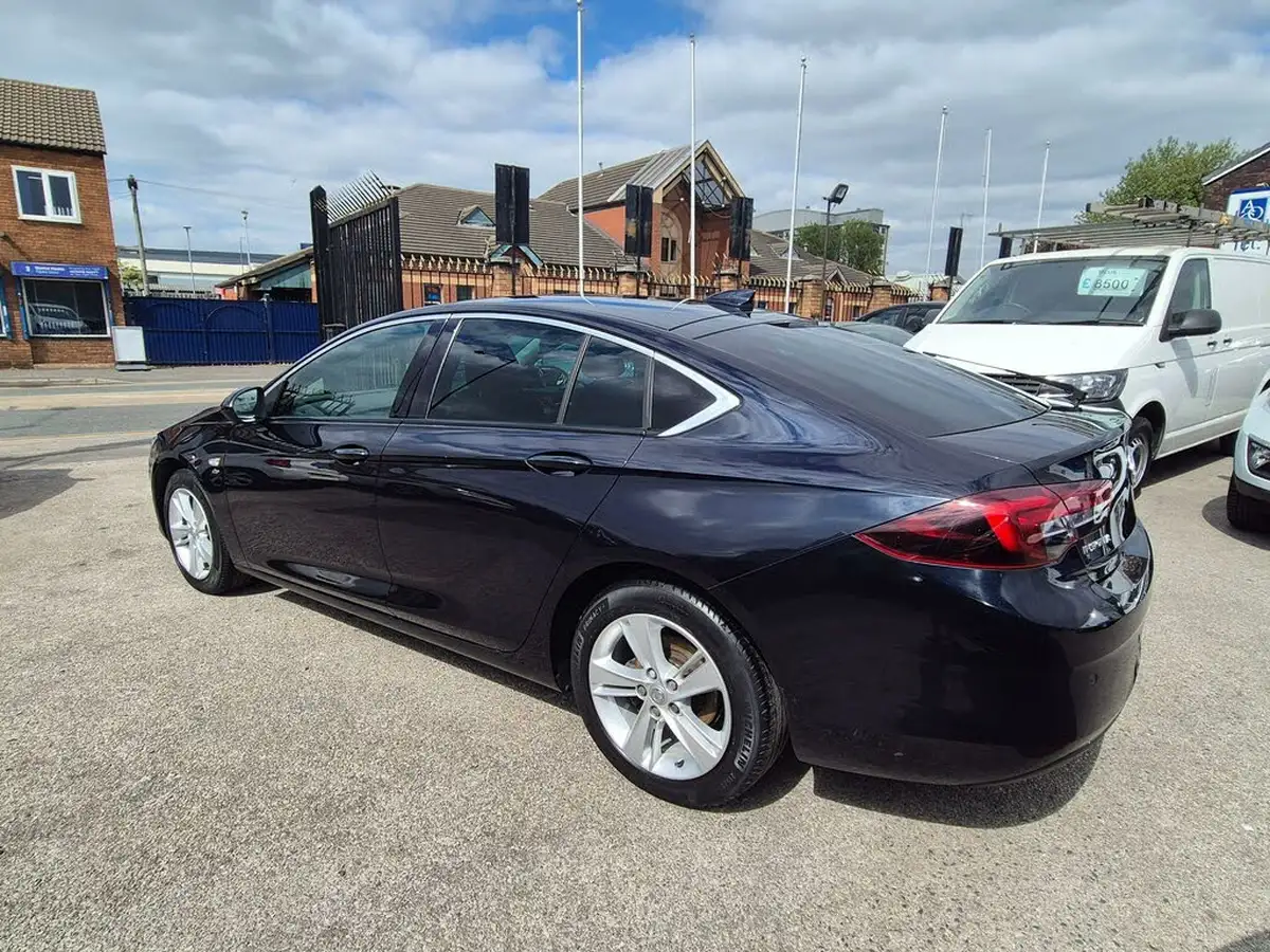 2018-vauxhall-insignia-grand-sport-16td-elite-nav-109ps-ecotec-big-5
