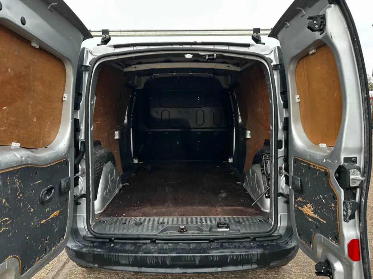2016-renault-kangoo-maxi-15td-ll21-dci-90-maxi-business-panel-big-6
