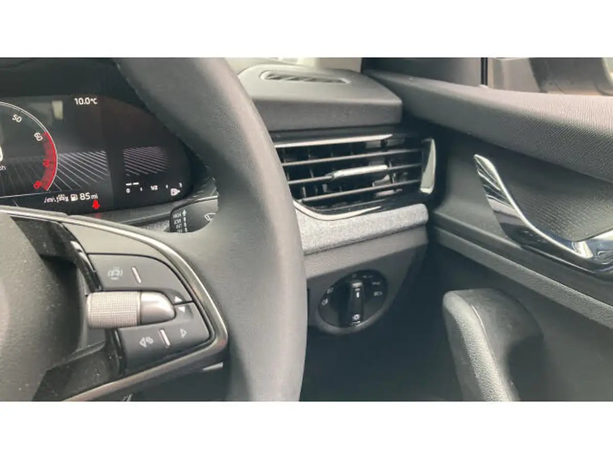 2024-skoda-scala-10-tsi-se-95ps-big-17