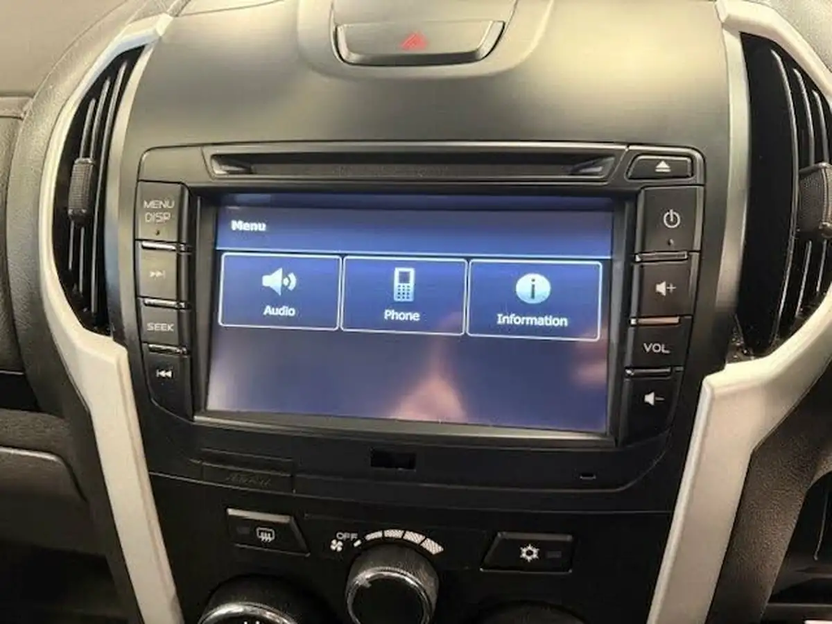2019-isuzu-d-max-19td-yukon-double-pick-up-big-11