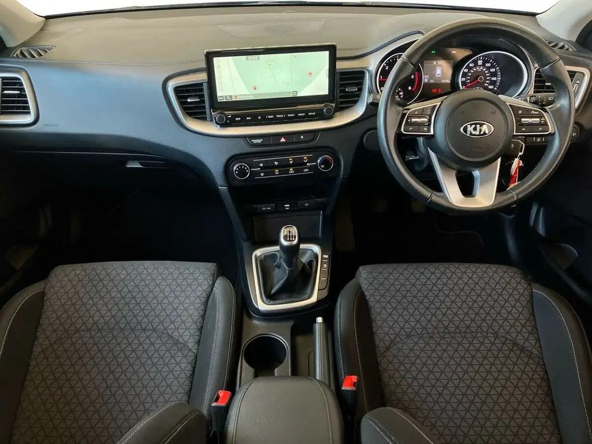 2021-kia-ceed-16crdi-2-nav-134bhp-48v-mhev-hatchback-big-8