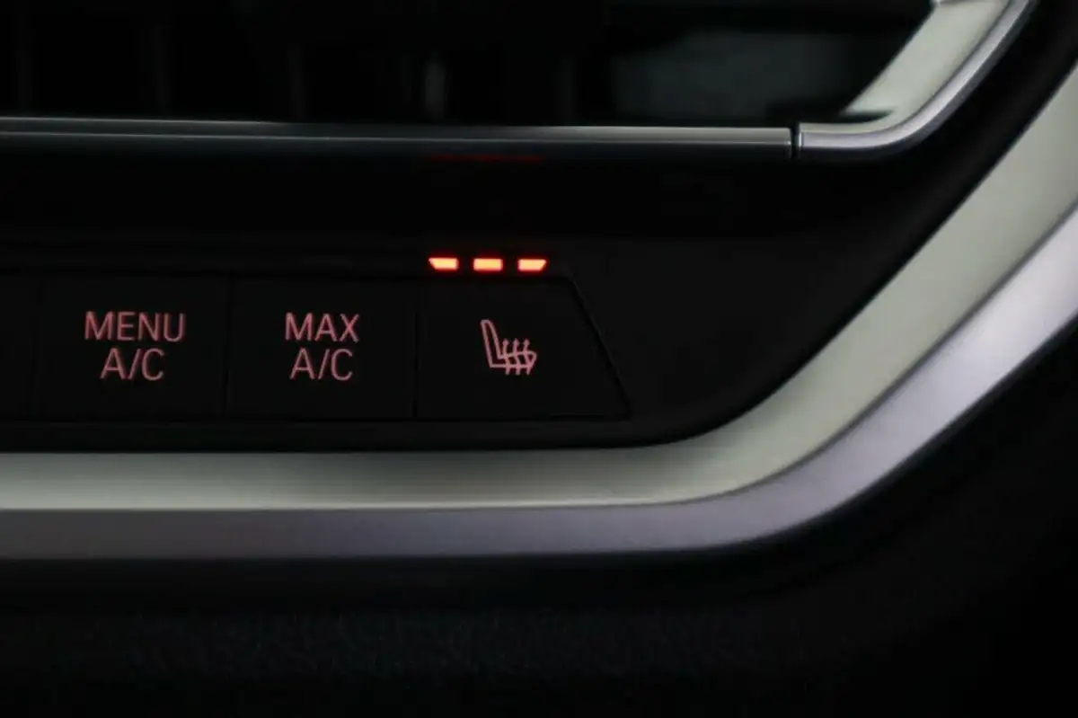 2019-bmw-3-series-20-330e-m-sport-plus-pack-big-60