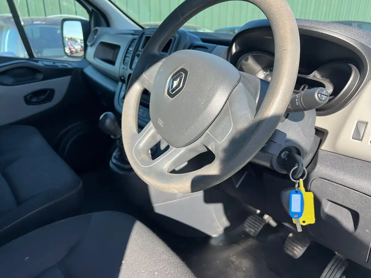 2018-renault-trafic-16dci-sl27-120-business-e6-panel-van-big-12