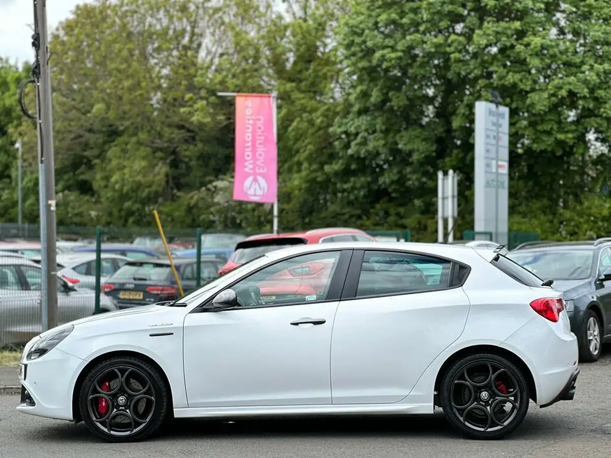 2017-alfa-romeo-giulietta-17-veloce-big-11