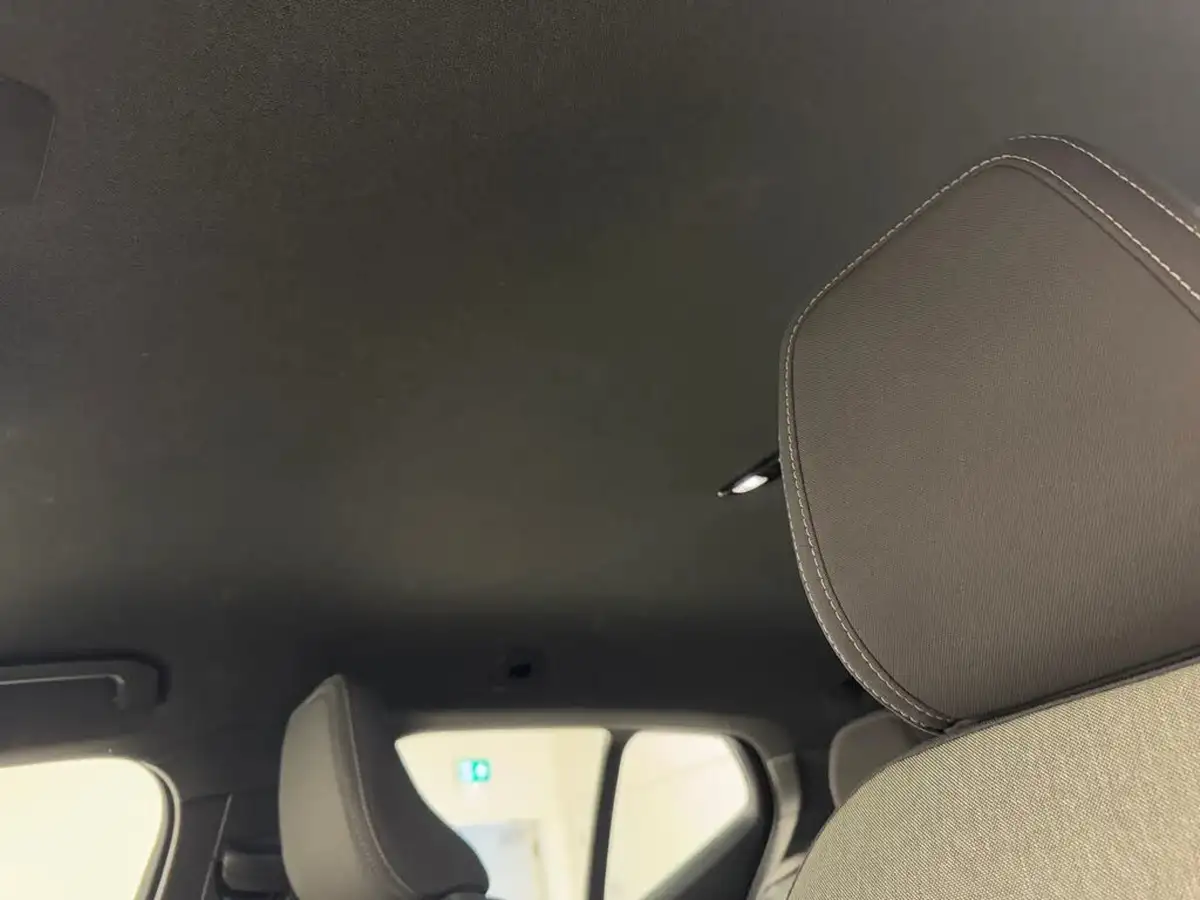 2023-volvo-xc40-20-b3-plus-big-14