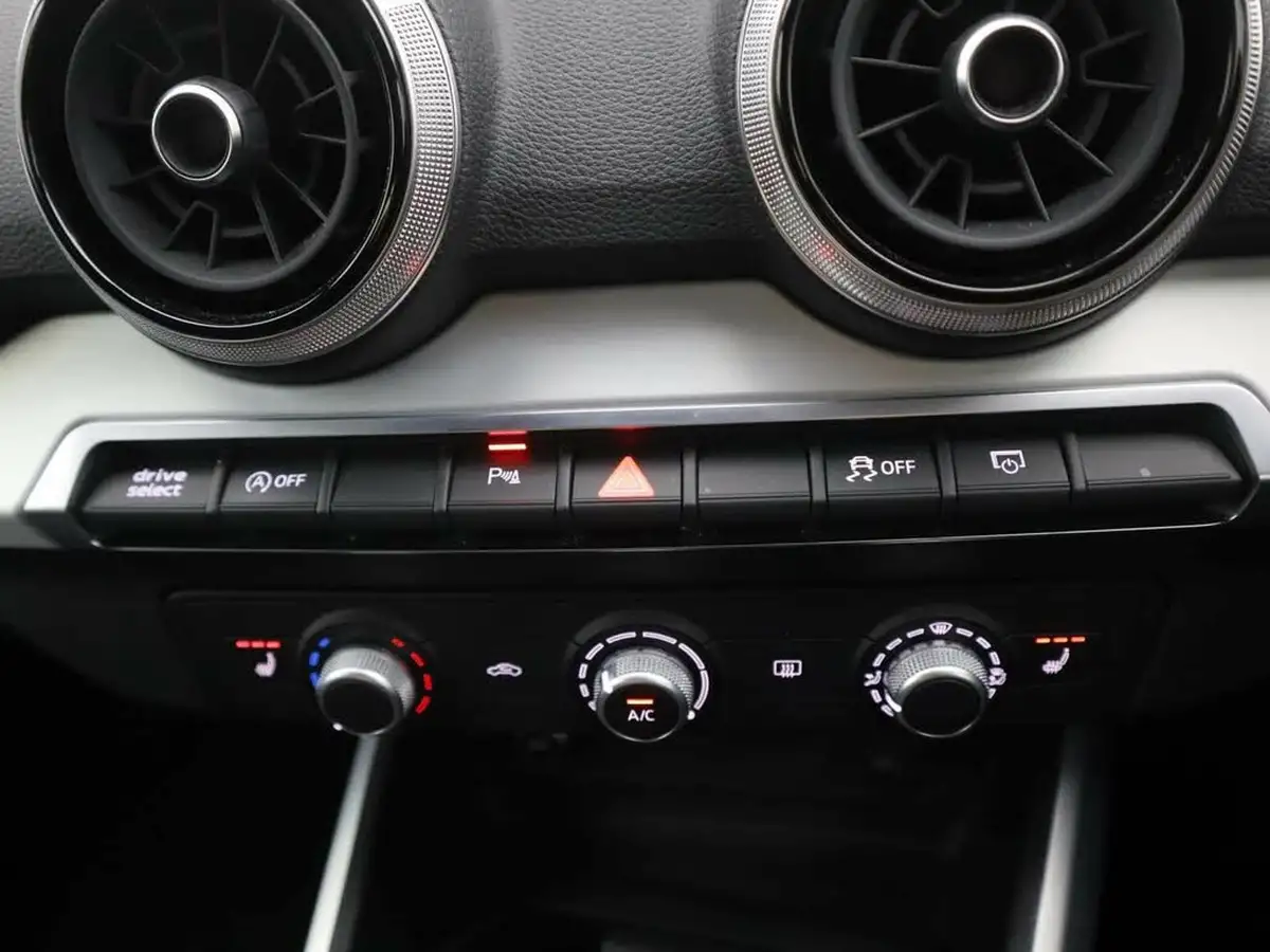 2022-audi-q2-15-35-tfsi-s-line-big-18