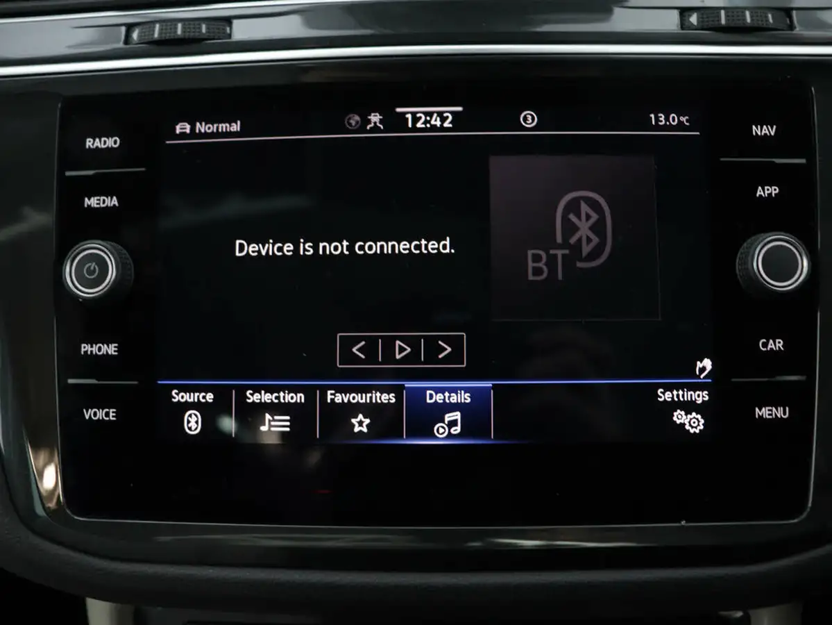 2021-volkswagen-tiguan-20-tsi-elegance-big-17