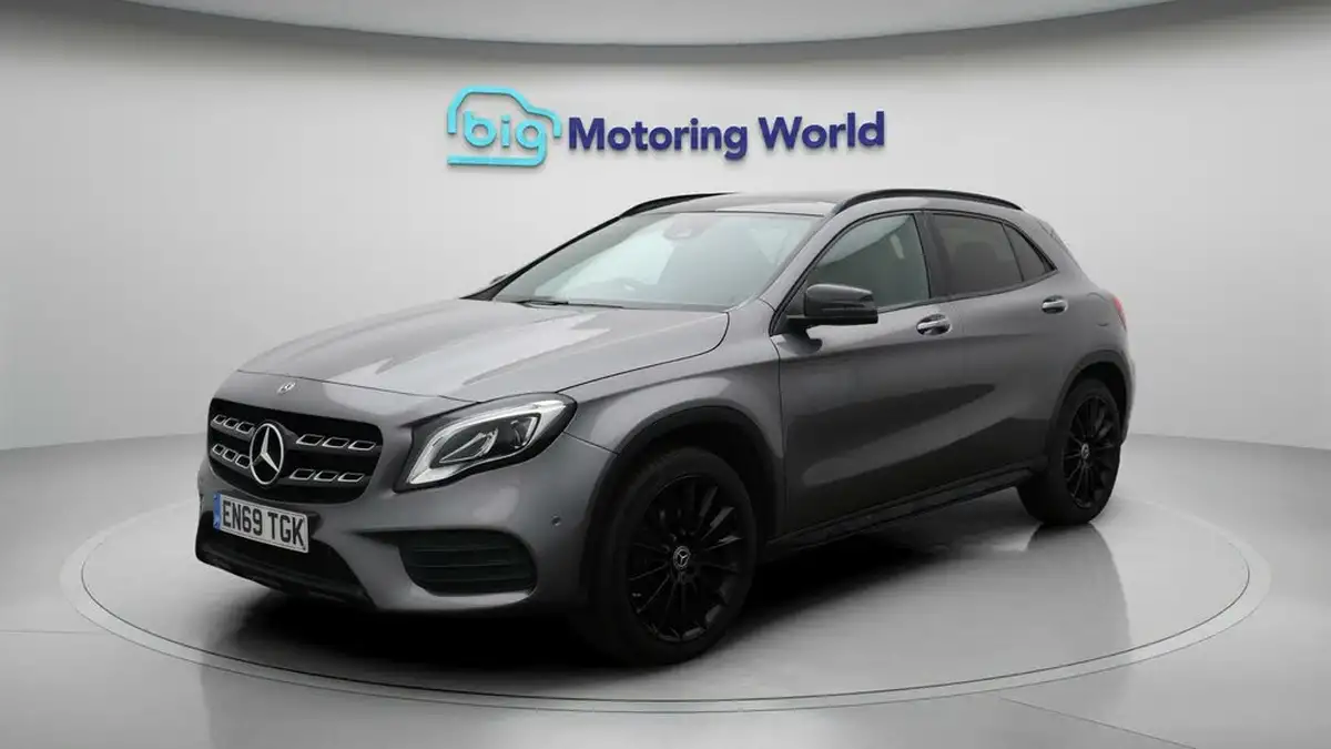 2020-mercedes-benz-gla-class-16-gla-200-amg-line-edition-plus-7g-dct-big-3