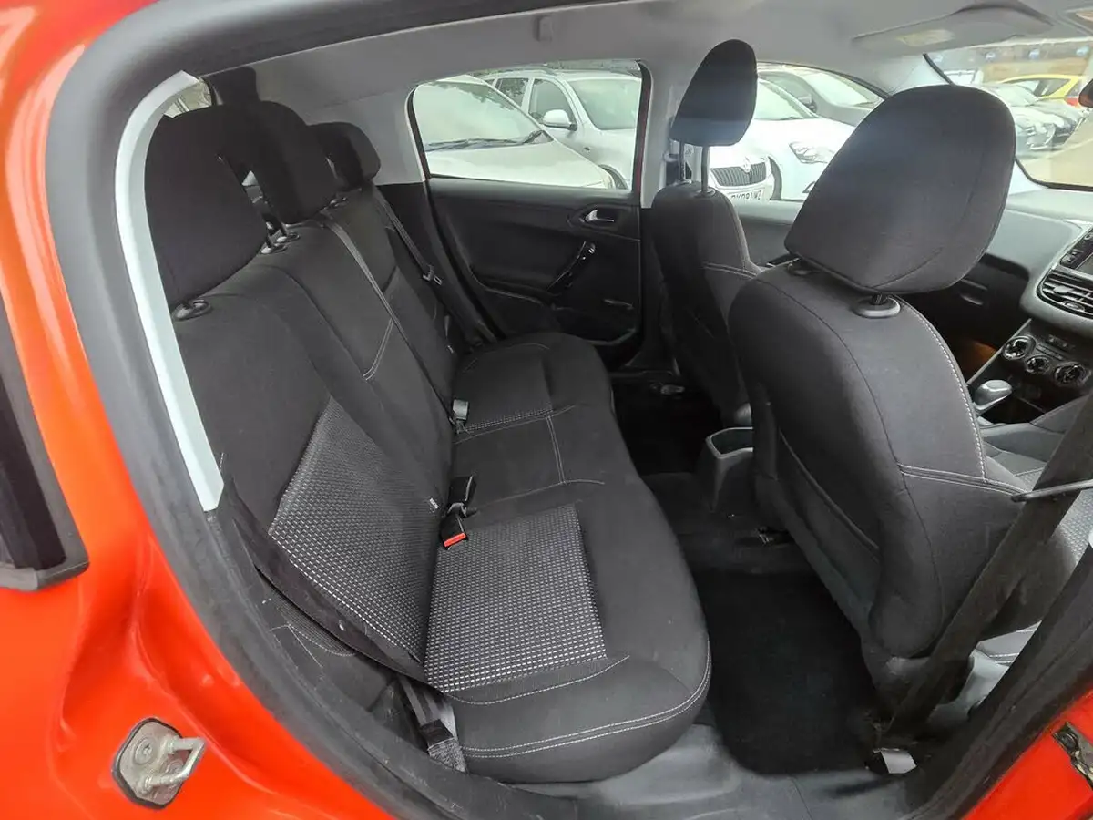 2016-peugeot-208-12-puretech-allure-110bhp-ss-5d-eat6-big-13