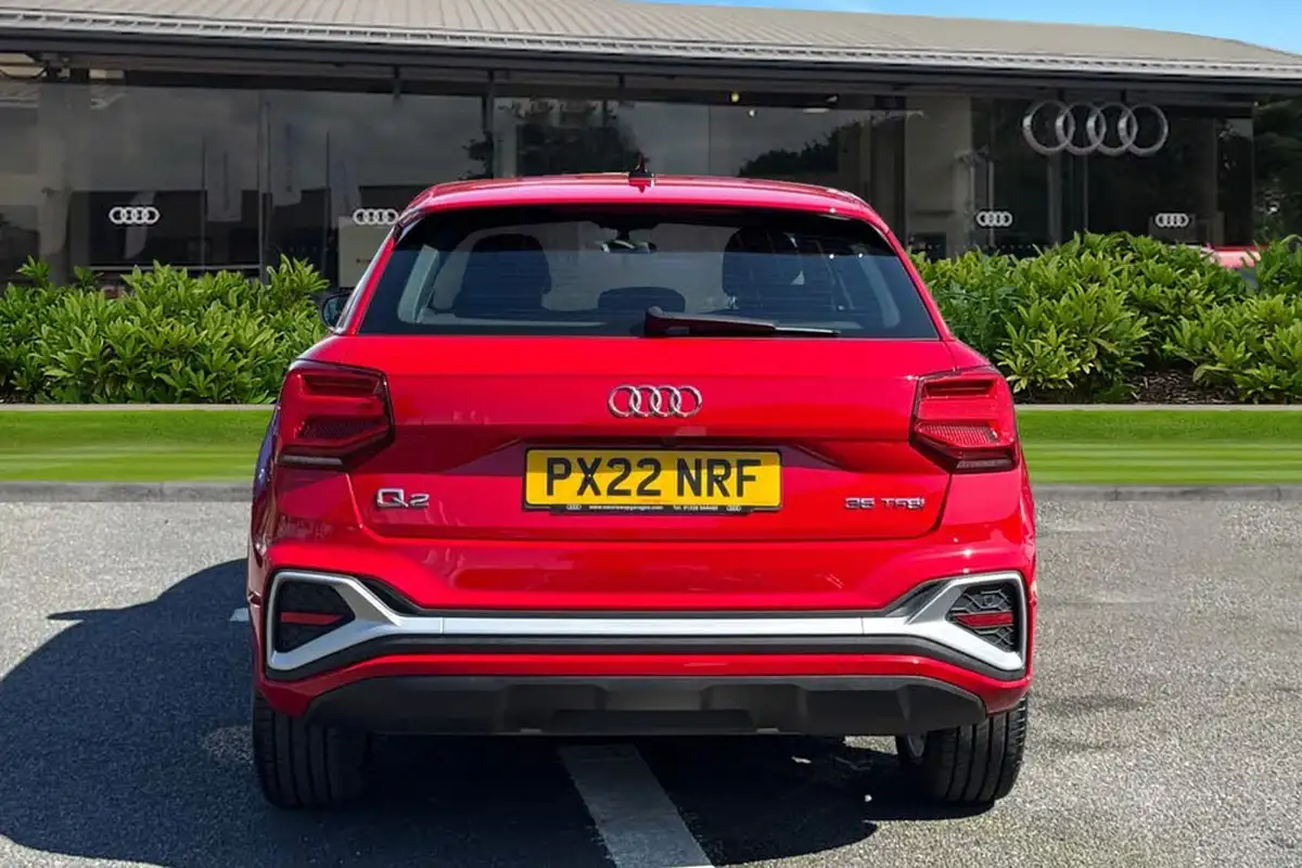 2022-audi-q2-15-35-tfsi-s-line-tronic-big-3
