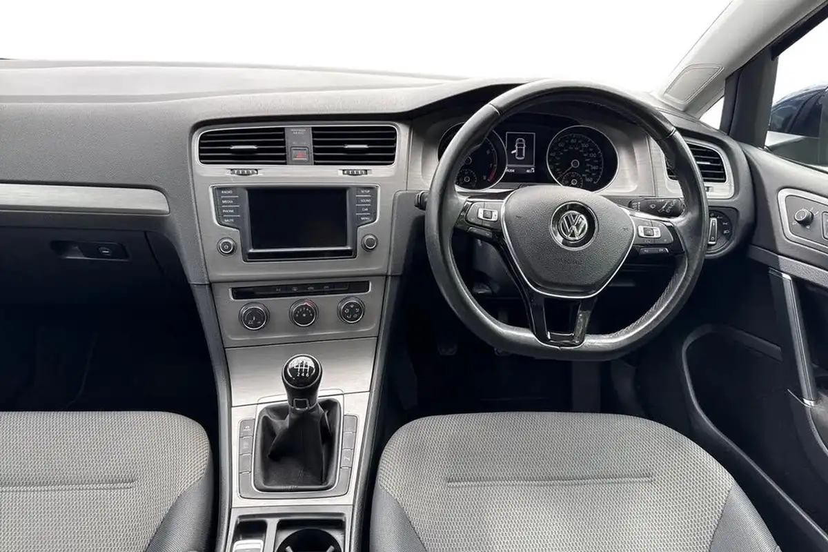 2016-volkswagen-golf-14-match-5d-big-17