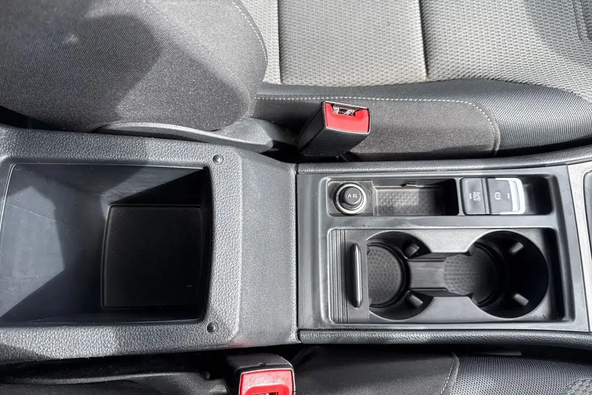 2016-volkswagen-golf-14-match-5d-big-41