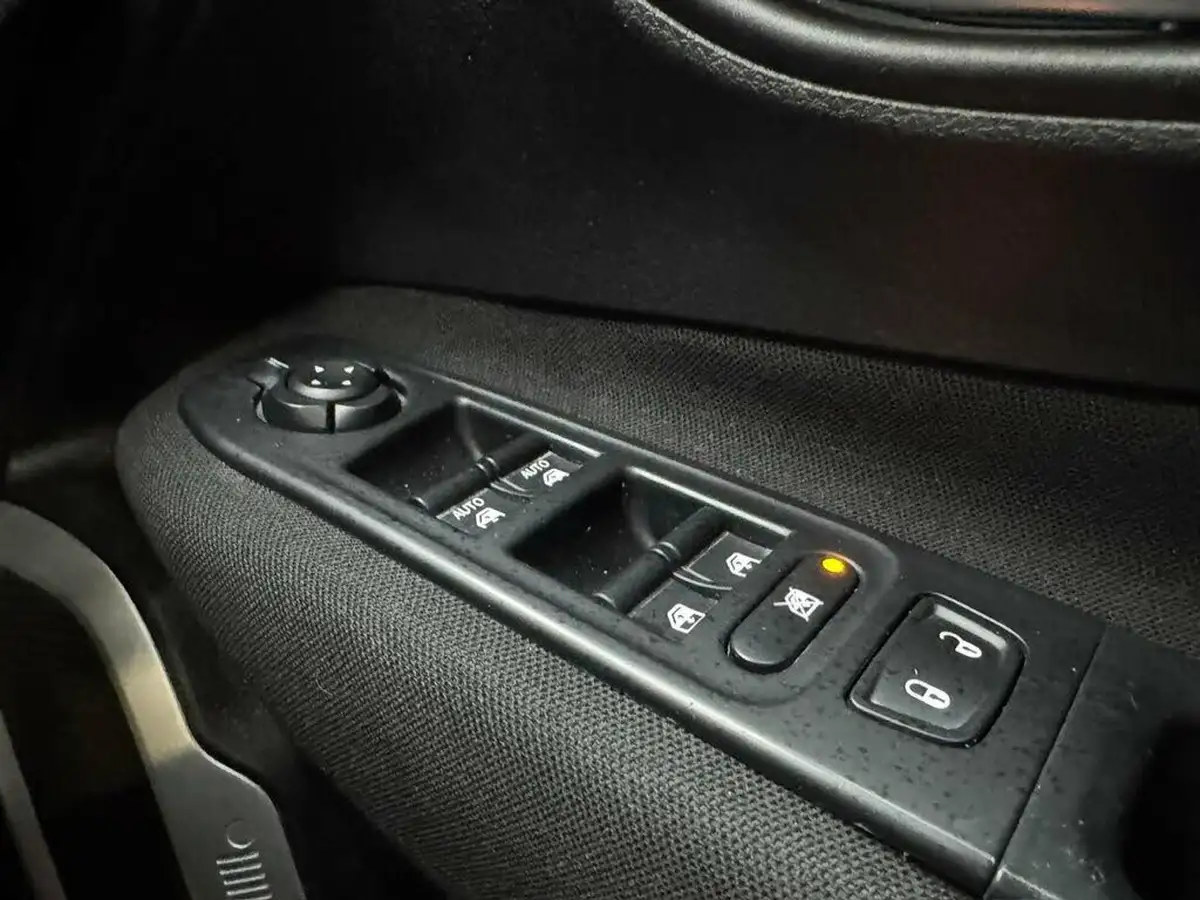 2016-jeep-renegade-16-multijet-ii-longitude-ss-big-20