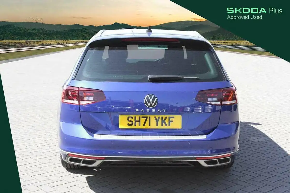 2022-volkswagen-passat-15-tsi-r-line-estate-5d-dsg-big-12