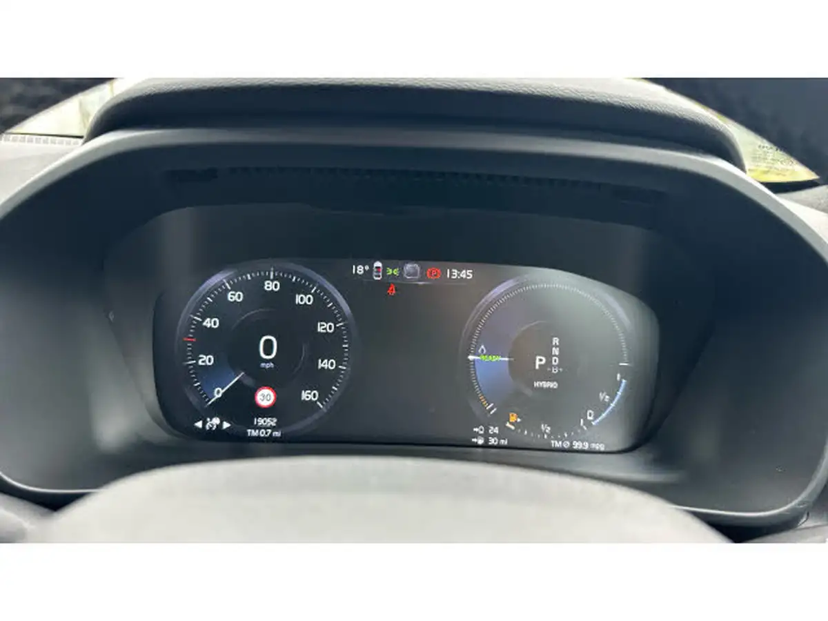 2023-volvo-xc40-15-t5-ultimate-dark-big-10