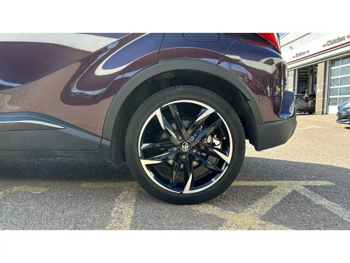 2023-toyota-c-hr-18-vvt-i-gr-sport-big-17