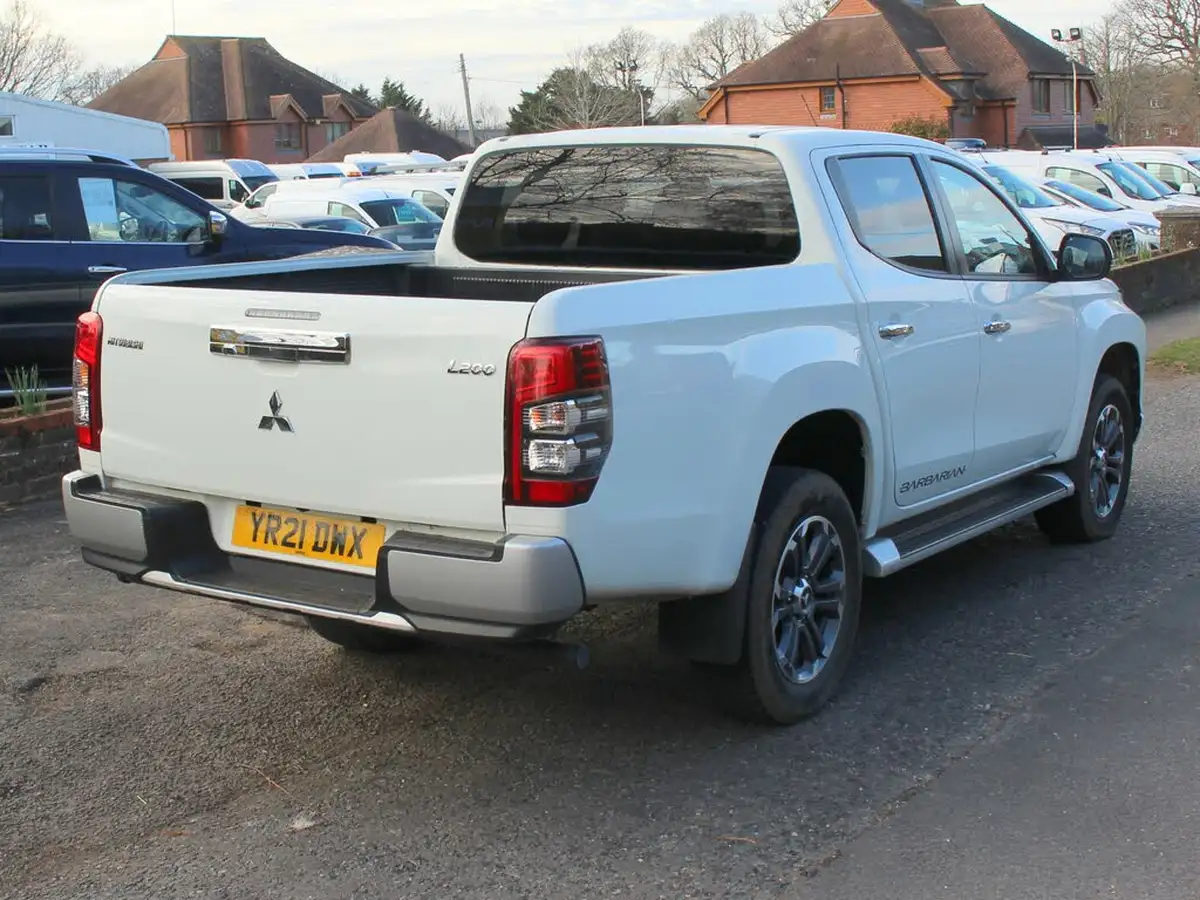2021-mitsubishi-l200-22di-d-barbarian-big-4