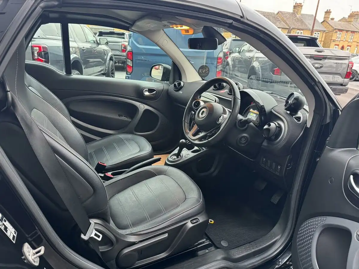2019-smart-fortwo-big-9