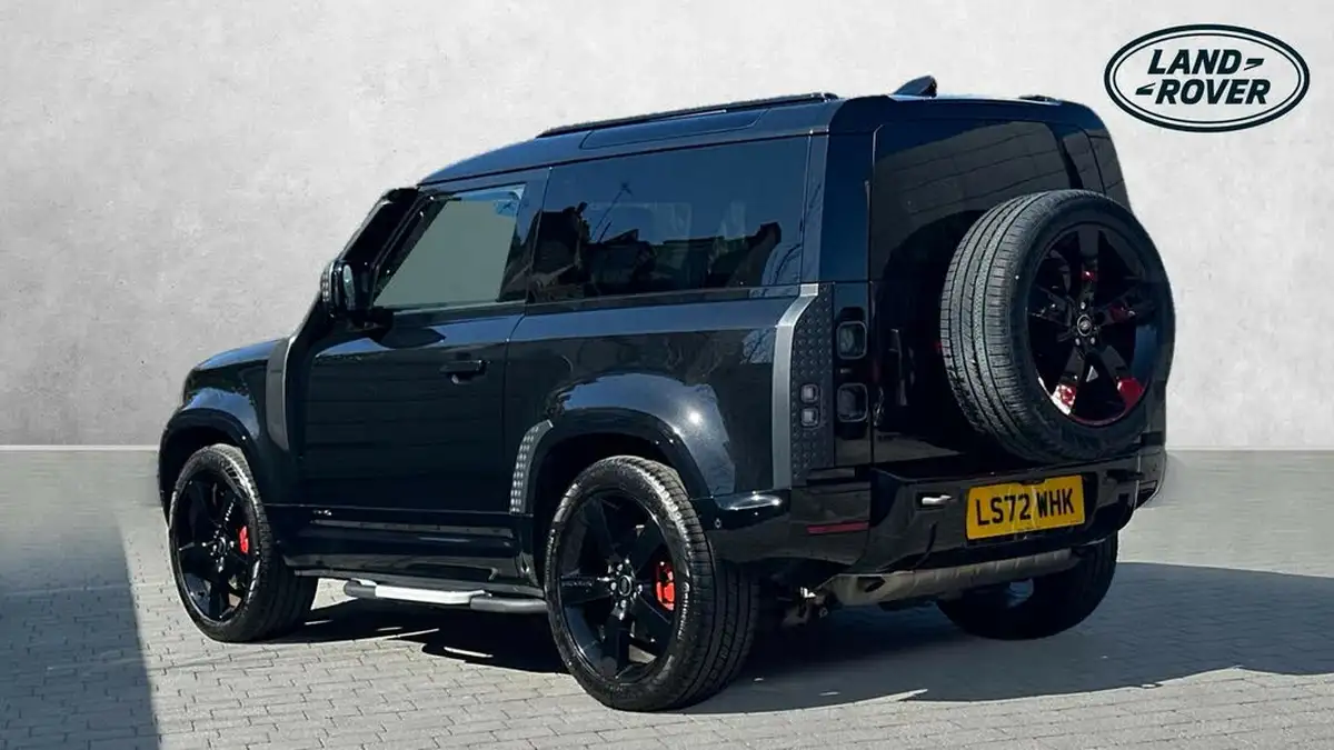 2022-land-rover-90-defender-30-p400-x-big-1