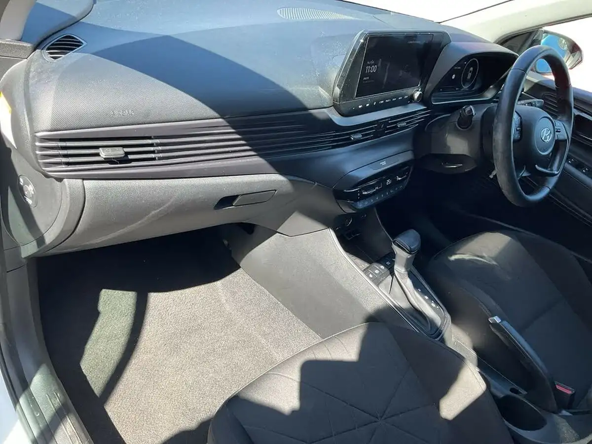 2022-hyundai-bayon-10-t-gdi-premium-100ps-dct-big-8