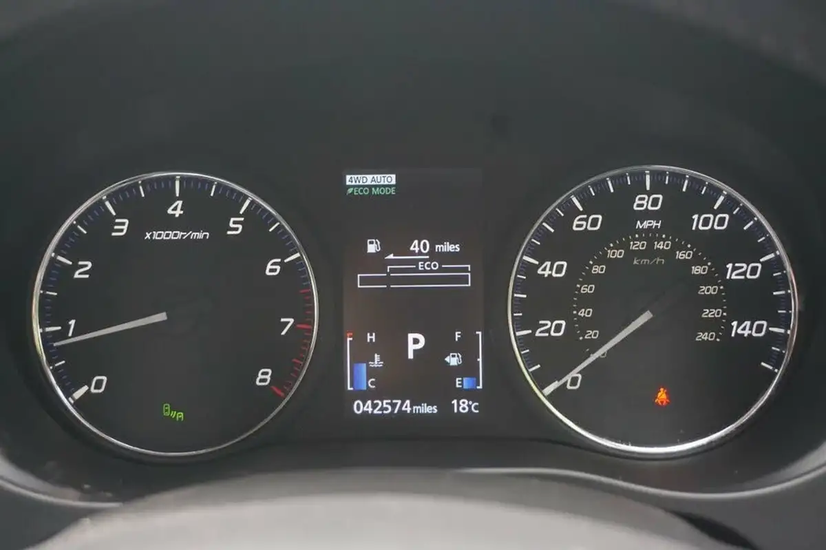 2020-mitsubishi-outlander-20-exceed-big-27