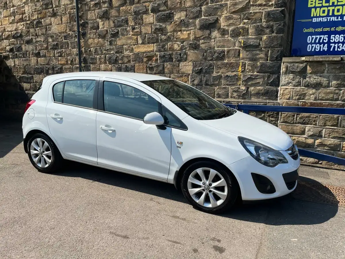 2014-vauxhall-corsa-12-excite-16v-vvt-85ps-ac-5d-big-0
