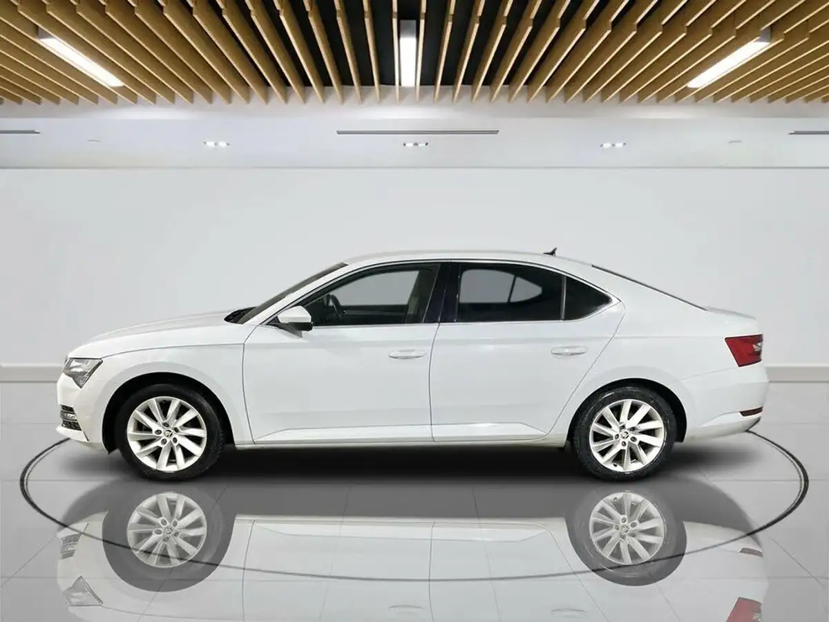 2022-skoda-superb-14-tsi-se-technology-218ps-hatchback-big-5