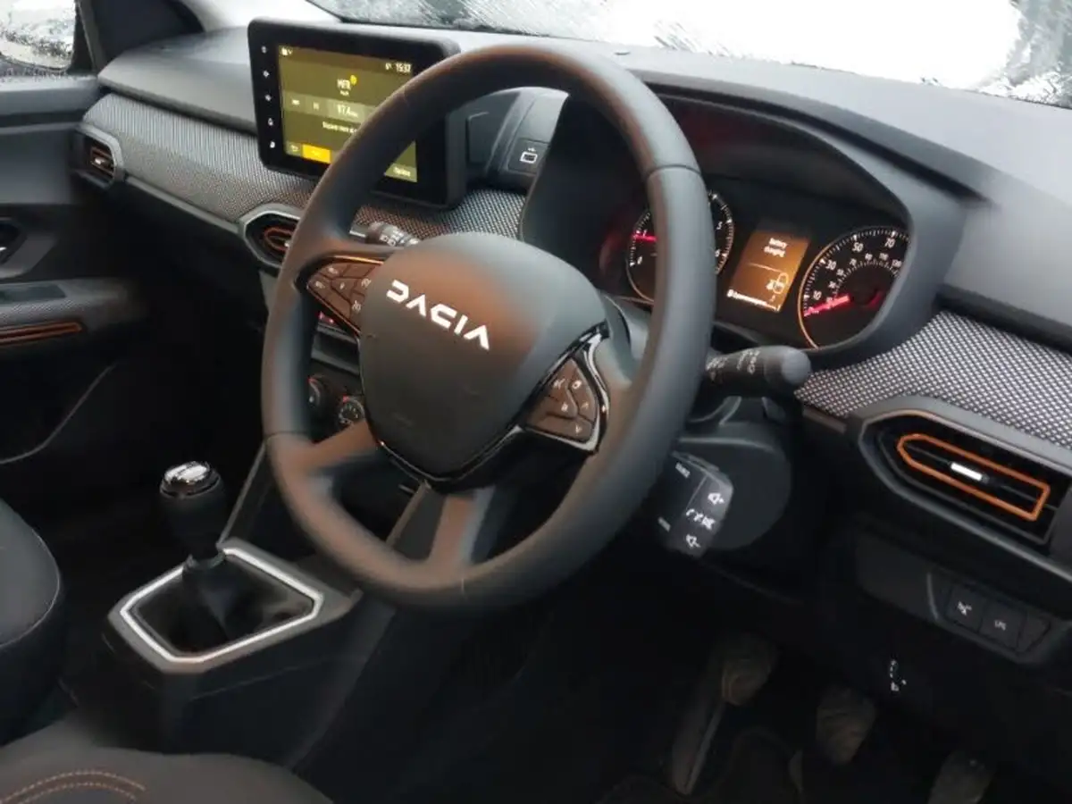 2023-dacia-sandero-stepway-10-tce-expression-100bhp-bi-fuel-big-6