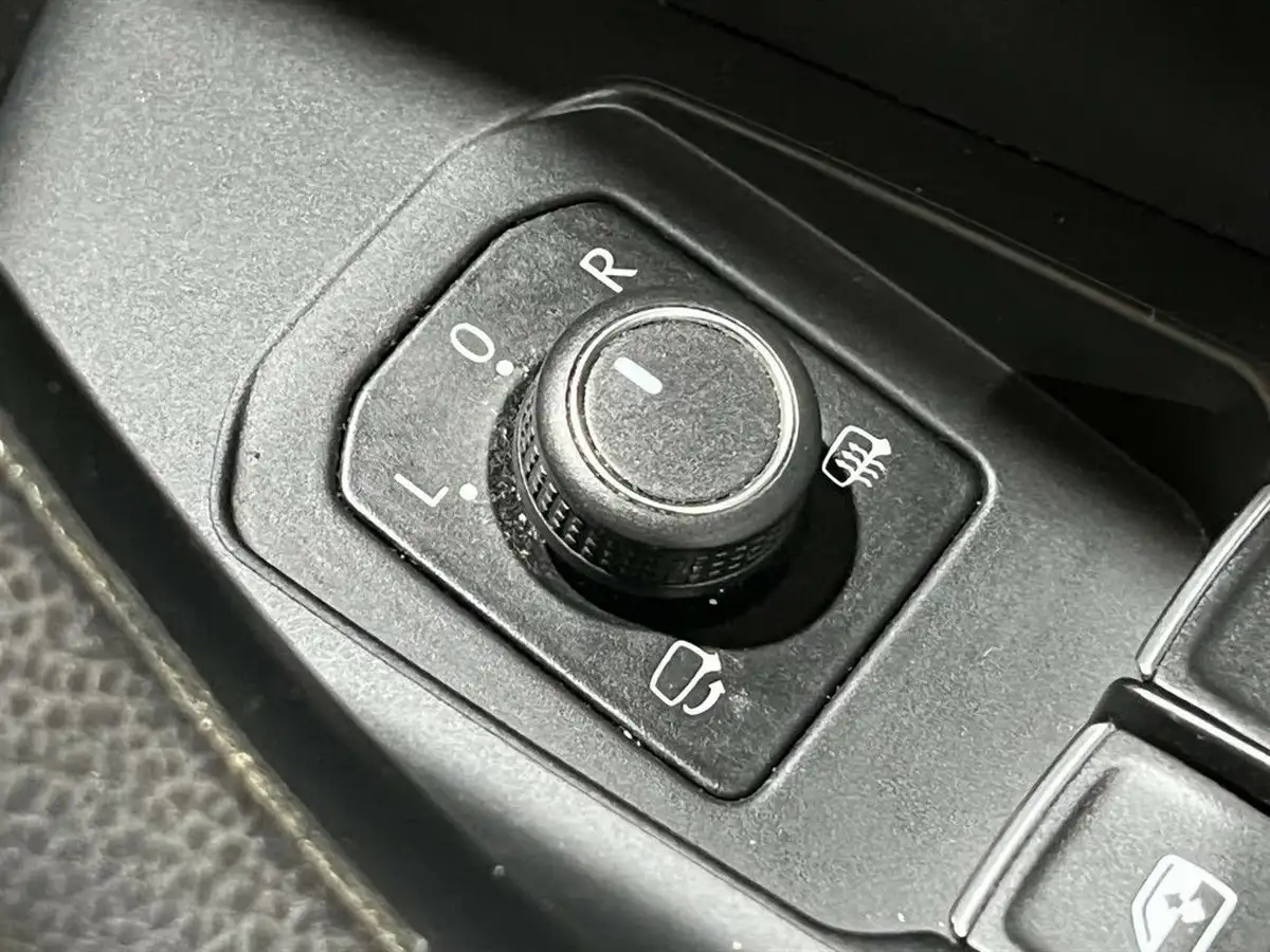2016-volkswagen-passat-20tdi-gt-190ps-estate-5d-dsg-big-48