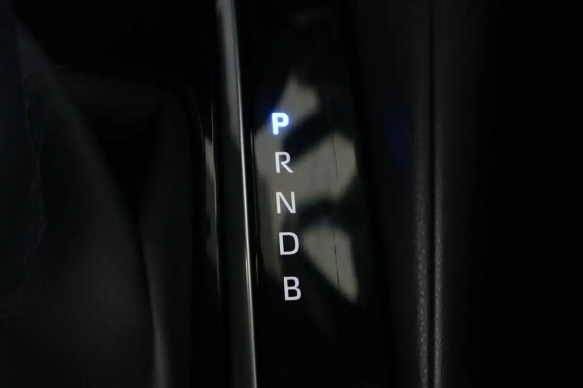 2021-toyota-corolla-18-vvt-i-icon-tech-spare-wheel-touring-sports-5d-big-50