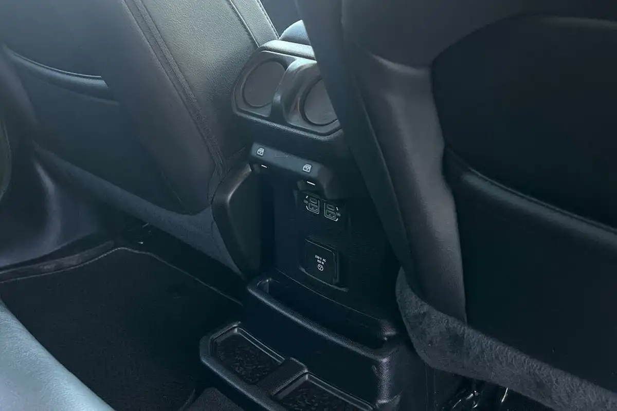 2021-jeep-wrangler-20-gme-80th-anniversary-5d-big-42