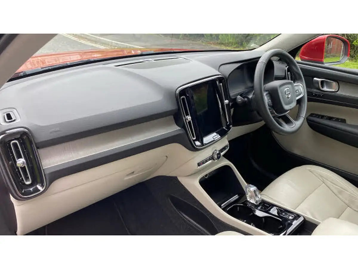 2021-volvo-xc40-15-t5-inscription-262bhp-big-3