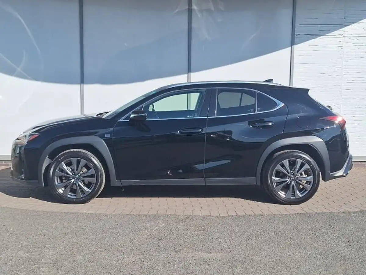 2022-lexus-ux-250h-20-f-sport-premium-plus-pack-big-3