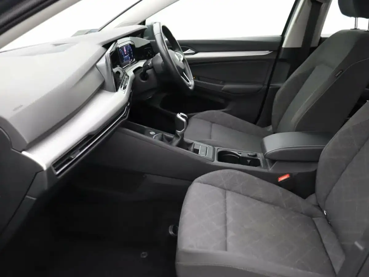 2022-volkswagen-golf-15-tsi-life-130ps-hatchback-big-8