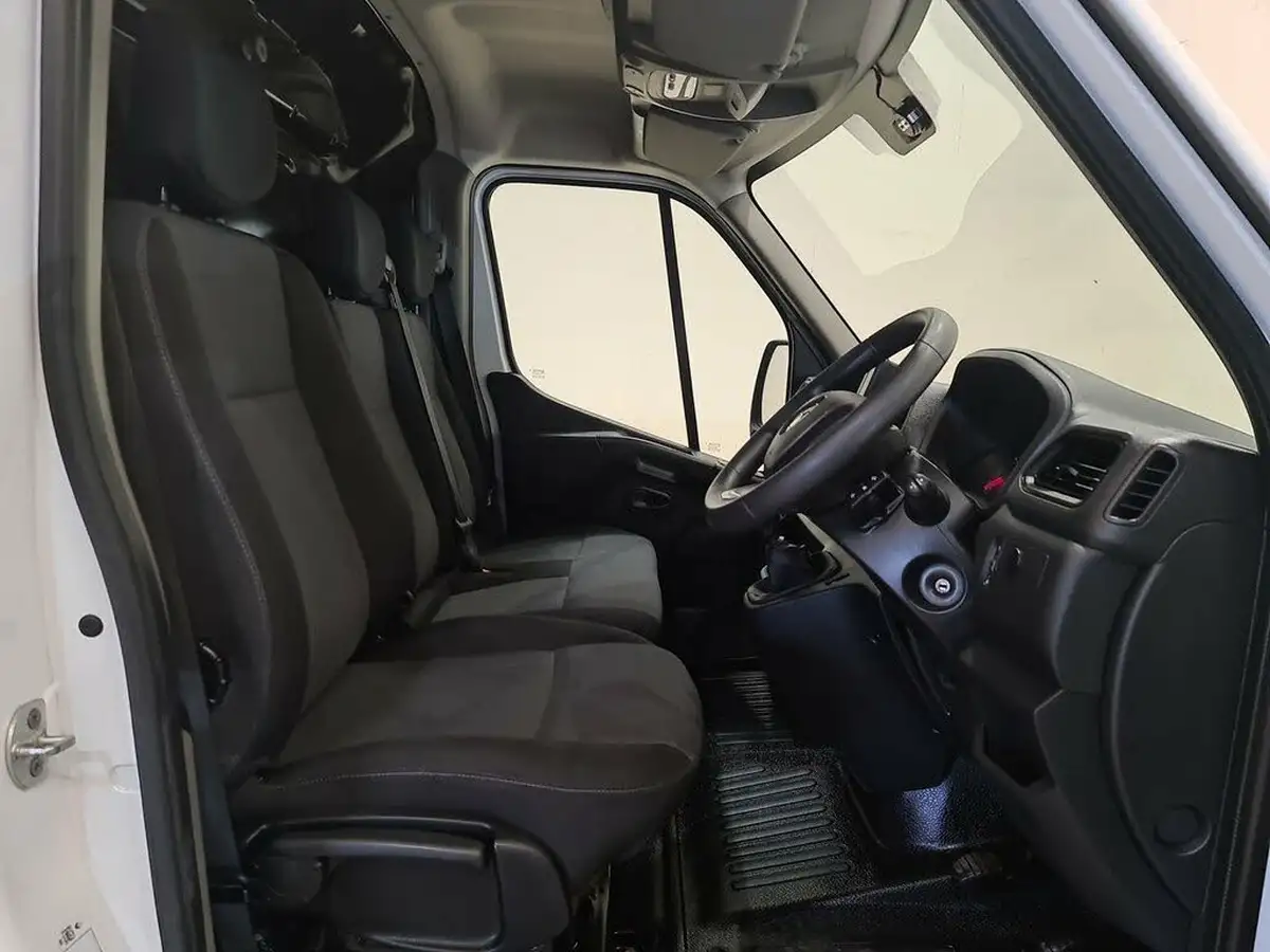 2023-renault-master-23dci-lh35-135-business-big-1