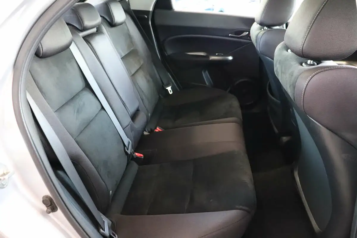 2011-honda-civic-18-es-t-big-26