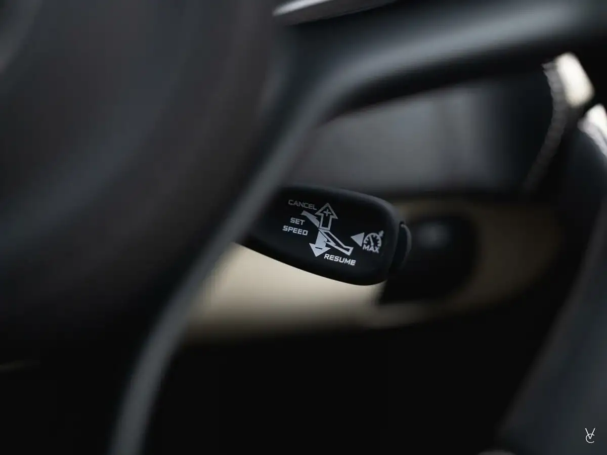 2016-mclaren-570s-38-big-17