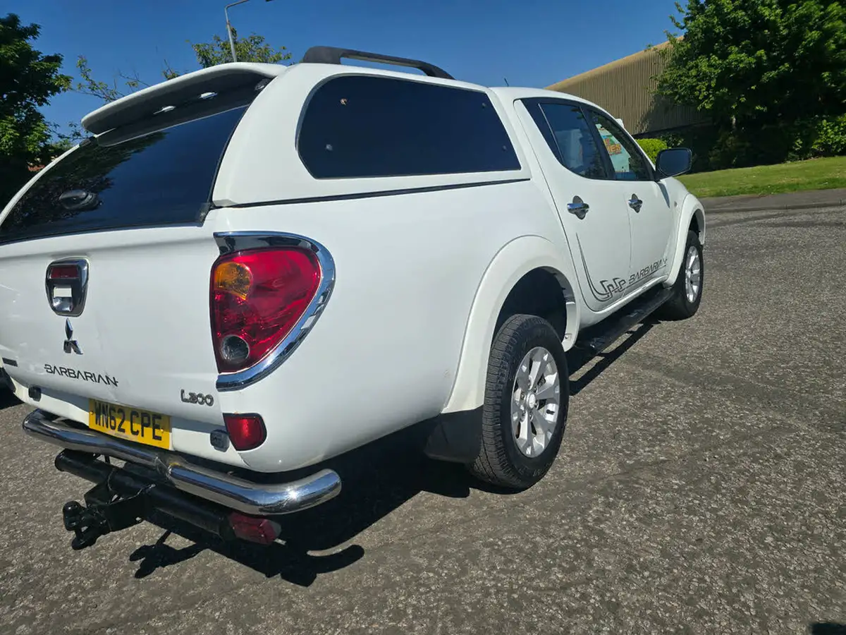 2012-mitsubishi-l200-25td-barbarian-eu-v-cab-big-9