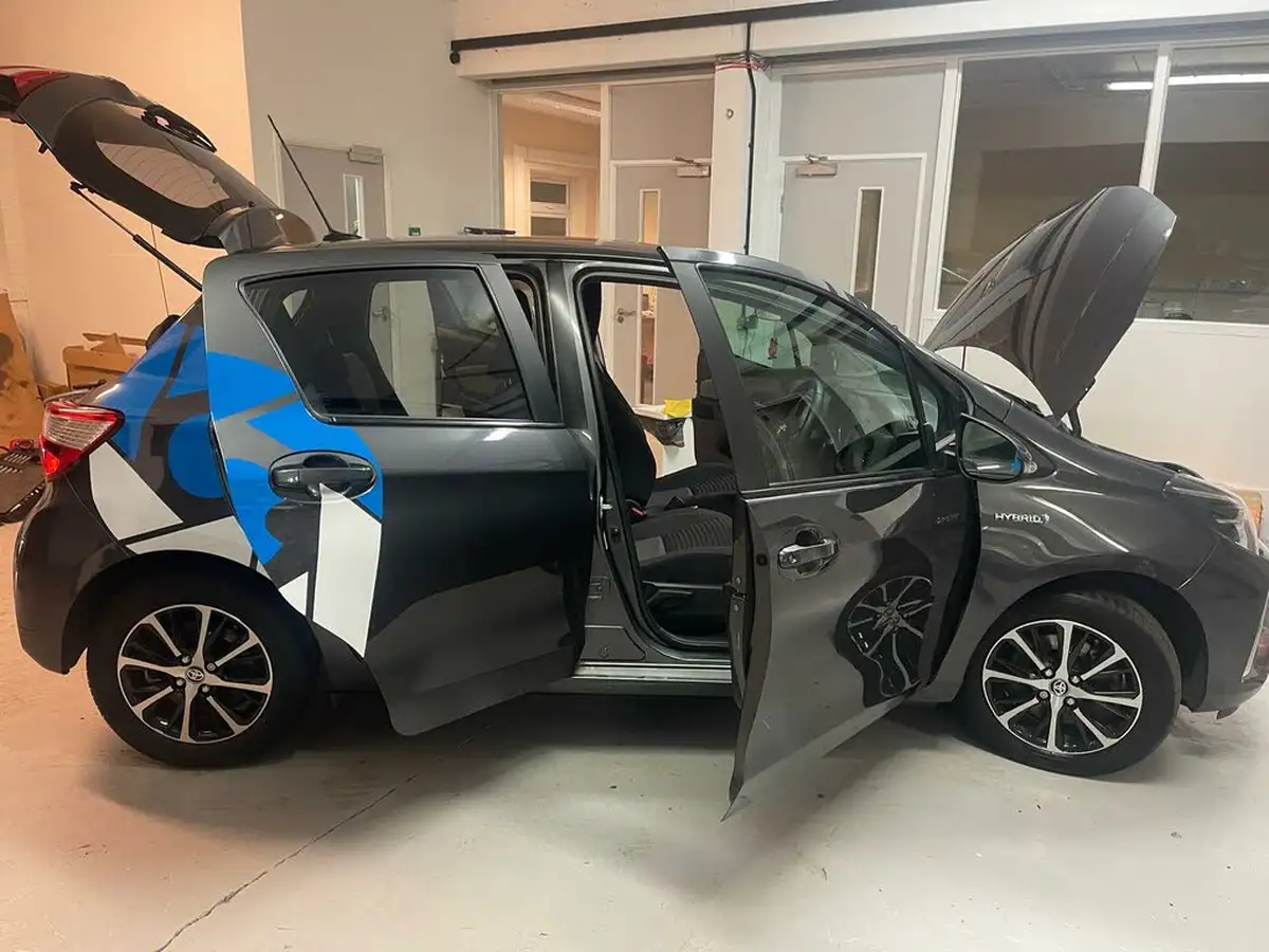 2019-toyota-yaris-15-vvt-i-icon-tech-98bhp-hybrid-1497cc-e-cvt-big-13